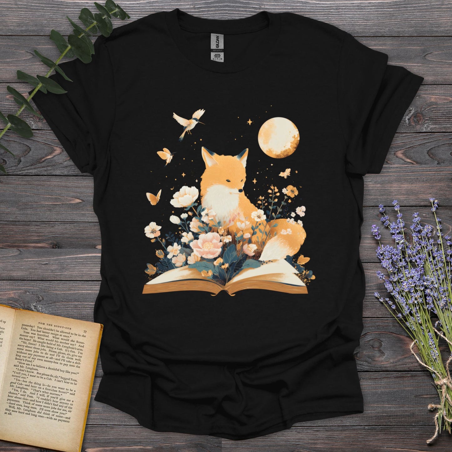 Book Fox T-Shirt | Comfort Colors® 1717 Black Boba